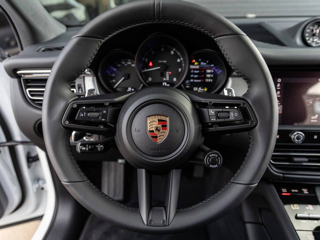 2026 Porsche Macan AWD