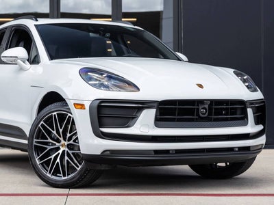 2026 Porsche Macan AWD