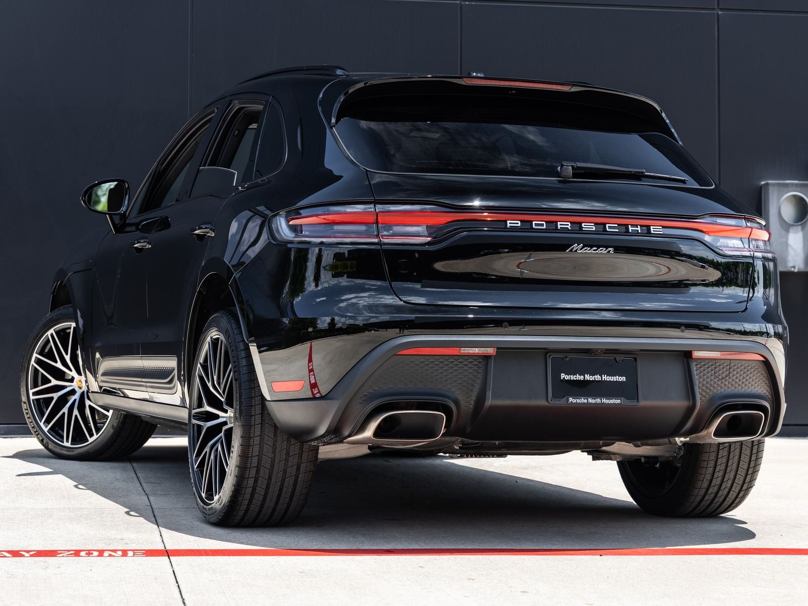 2026 Porsche Macan Base