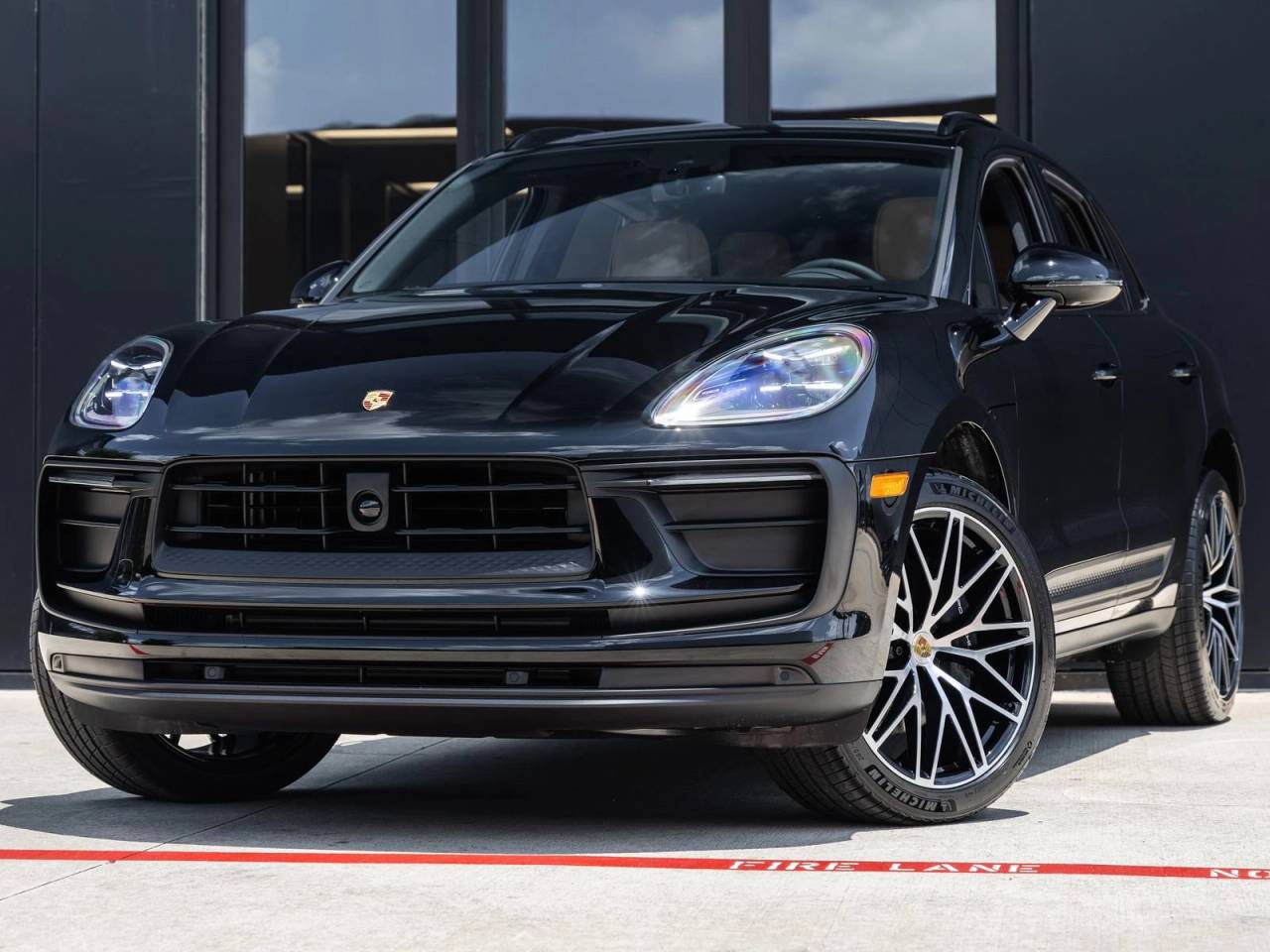 2026 Porsche Macan Base