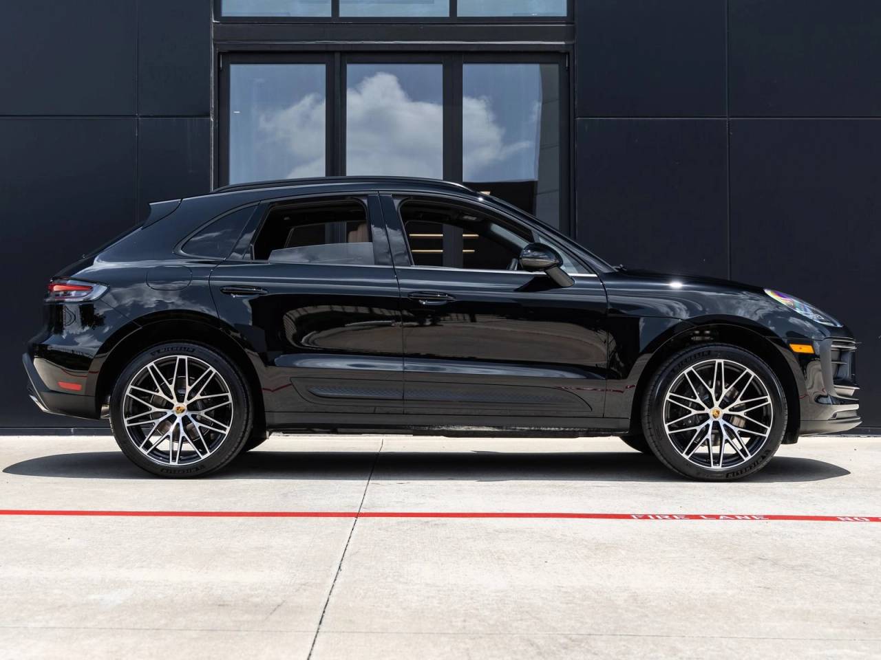2026 Porsche Macan Base
