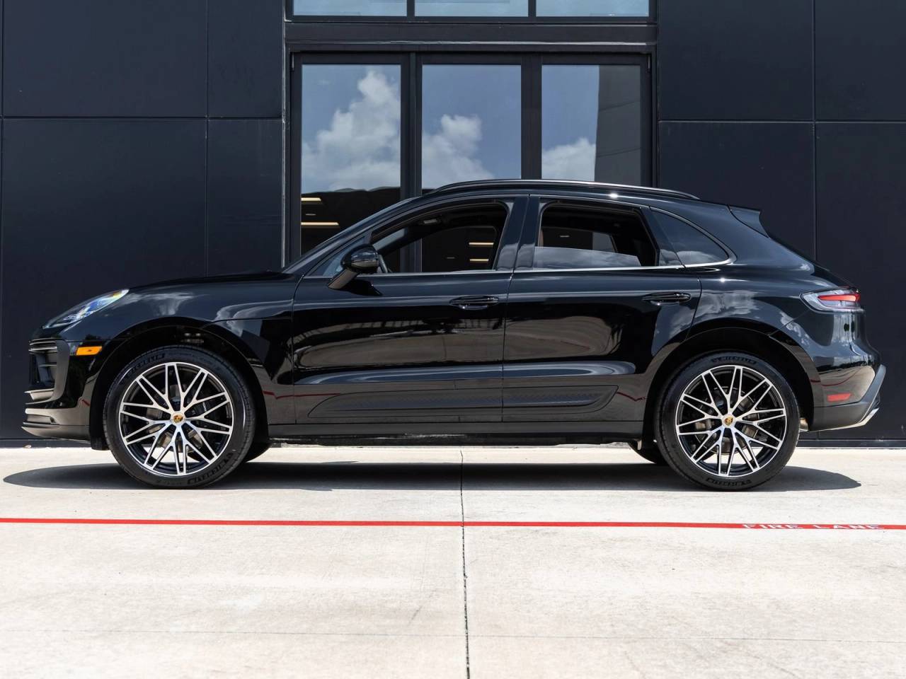 2026 Porsche Macan Base
