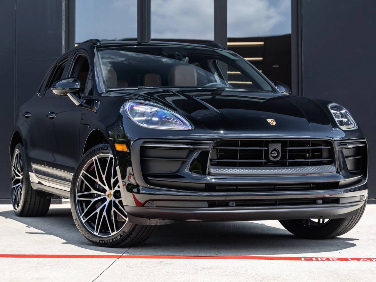 2026 Porsche Macan Base