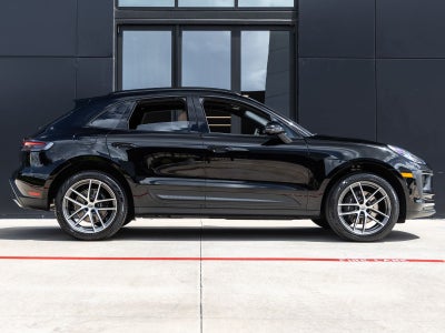2026 Porsche Macan Base