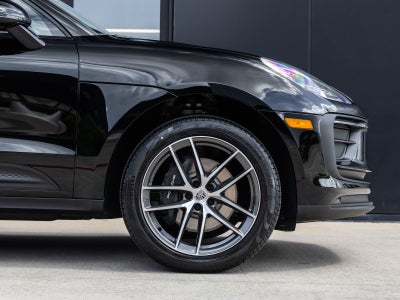 2026 Porsche Macan Base