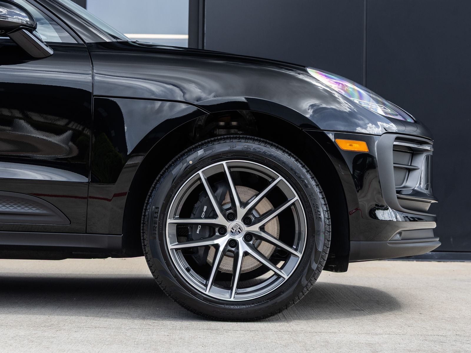 2026 Porsche Macan Base