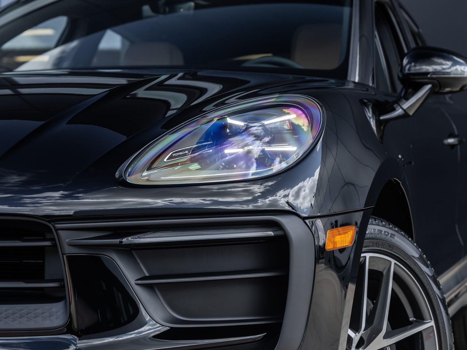 2026 Porsche Macan Base