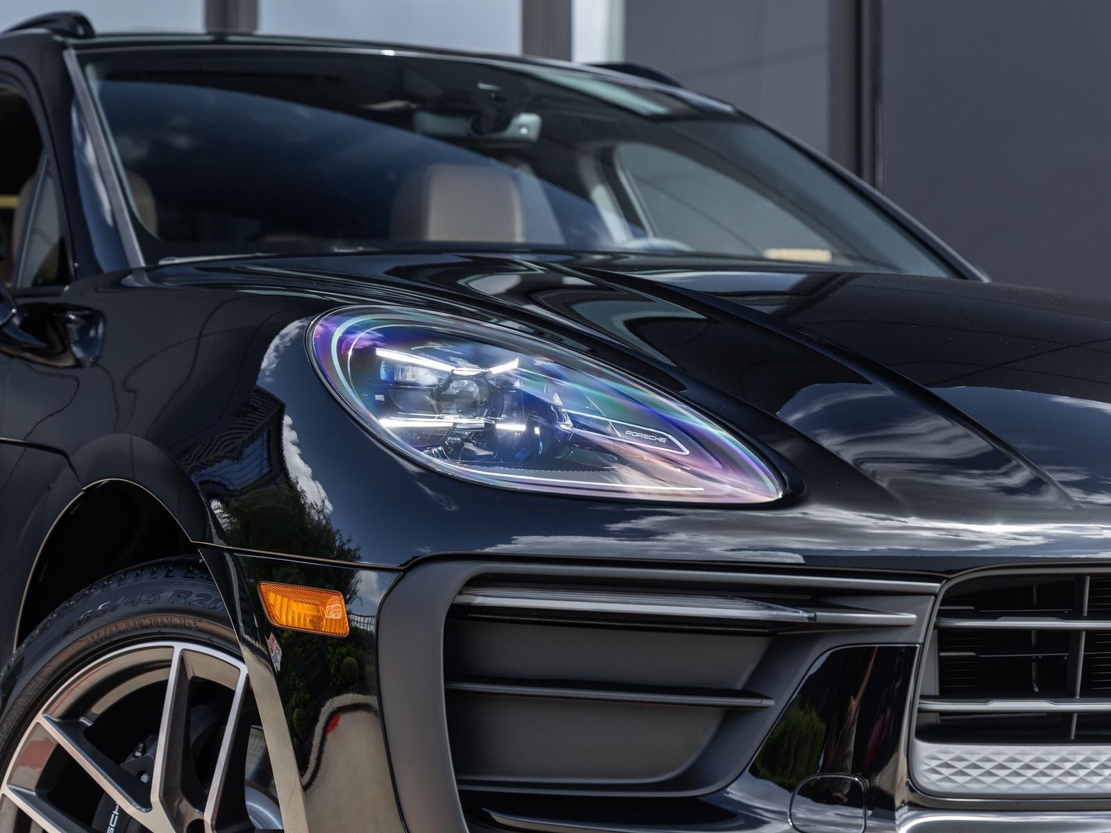 2026 Porsche Macan Base