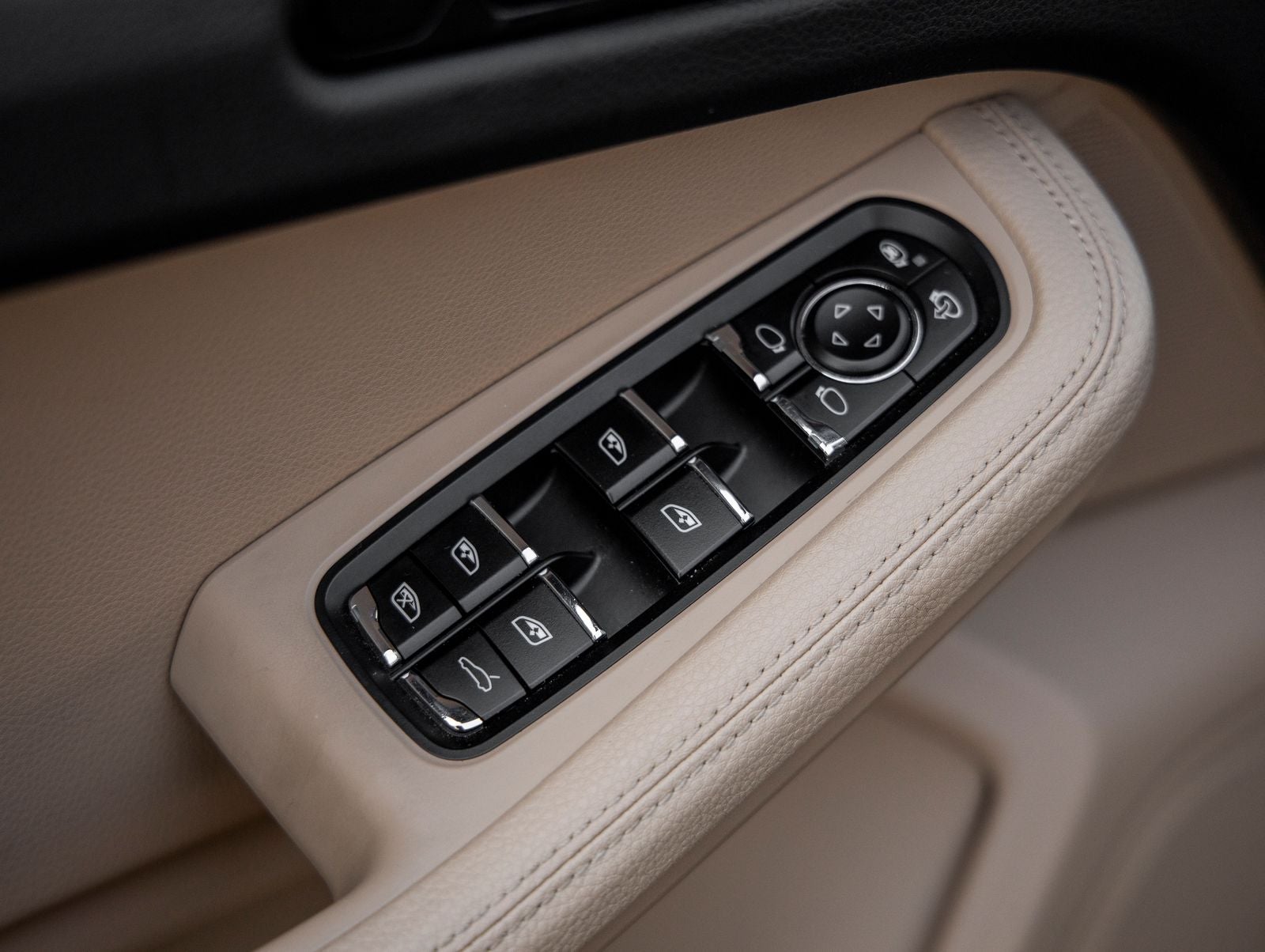 2020 Porsche Macan AWD