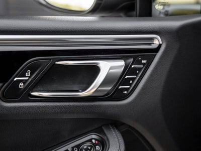 2021 Porsche Macan Macan