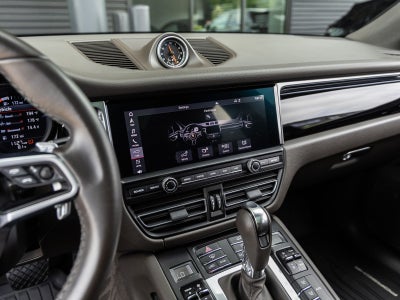2021 Porsche Macan Macan