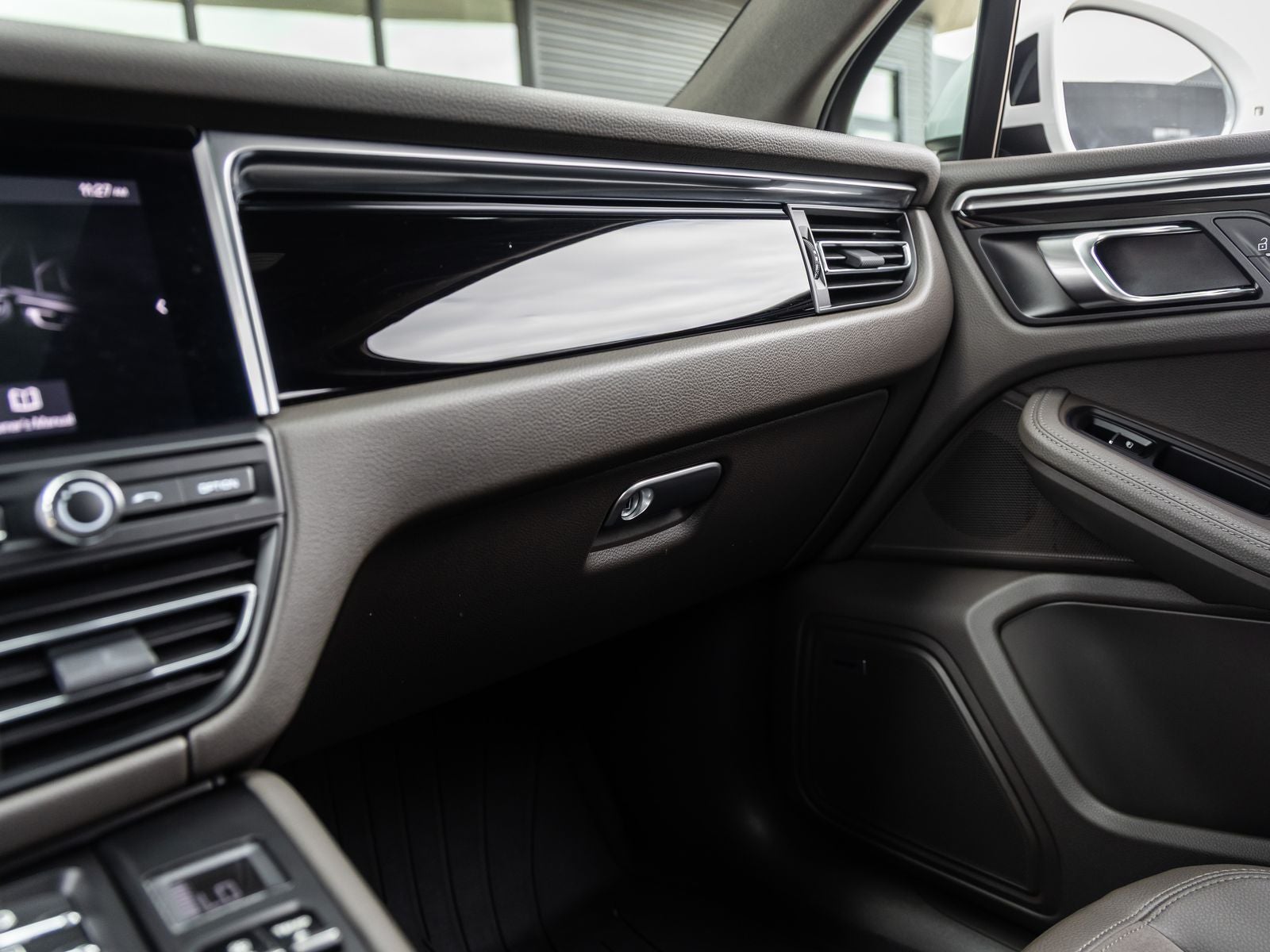 2021 Porsche Macan Macan