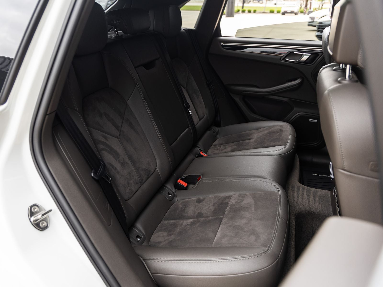 2021 Porsche Macan Macan