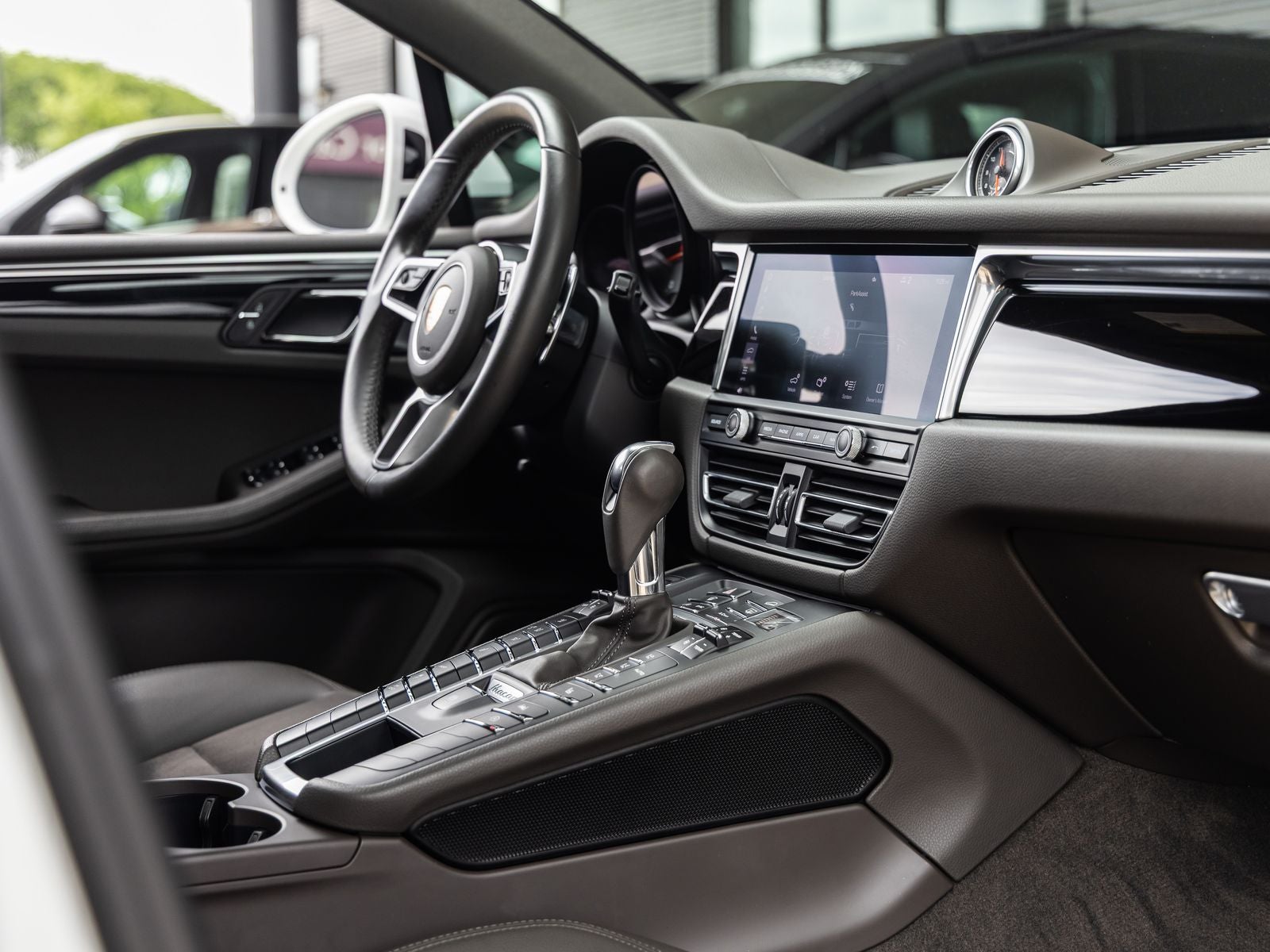 2021 Porsche Macan Macan