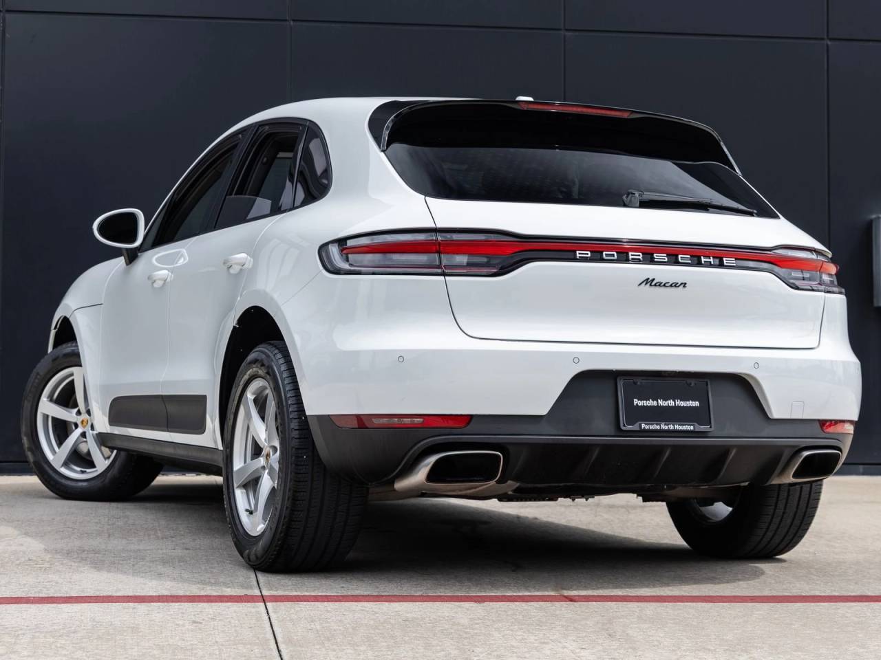 2021 Porsche Macan Macan