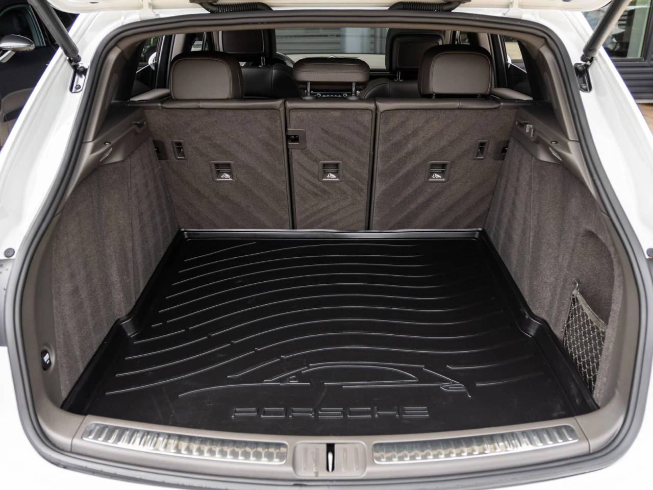 2021 Porsche Macan Macan