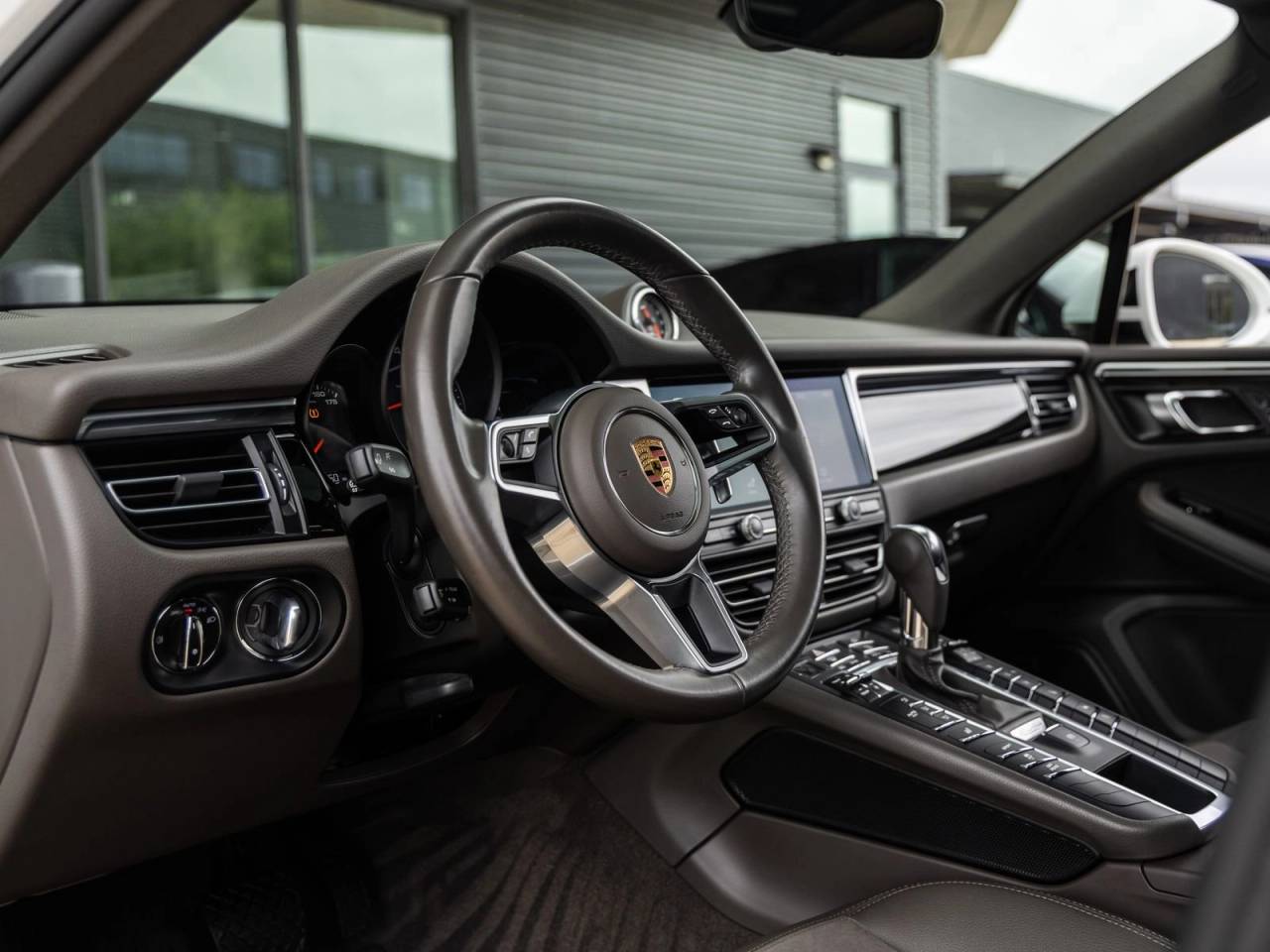 2021 Porsche Macan Macan