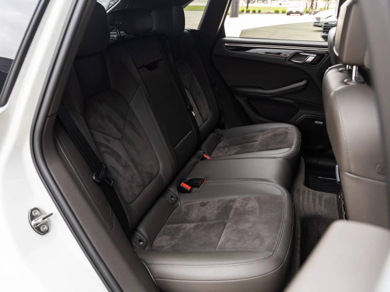 2021 Porsche Macan Macan