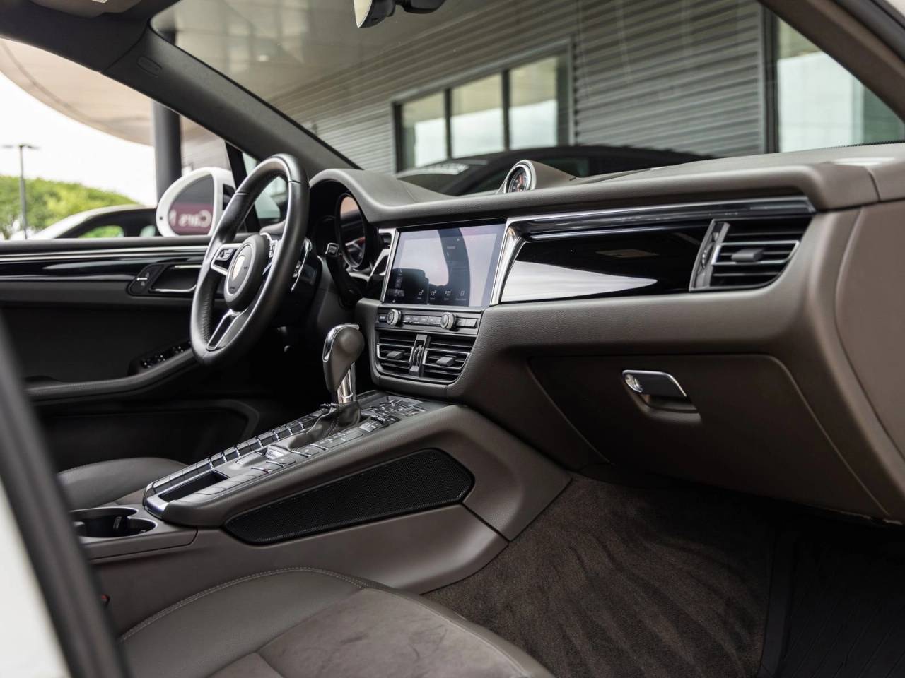 2021 Porsche Macan Macan