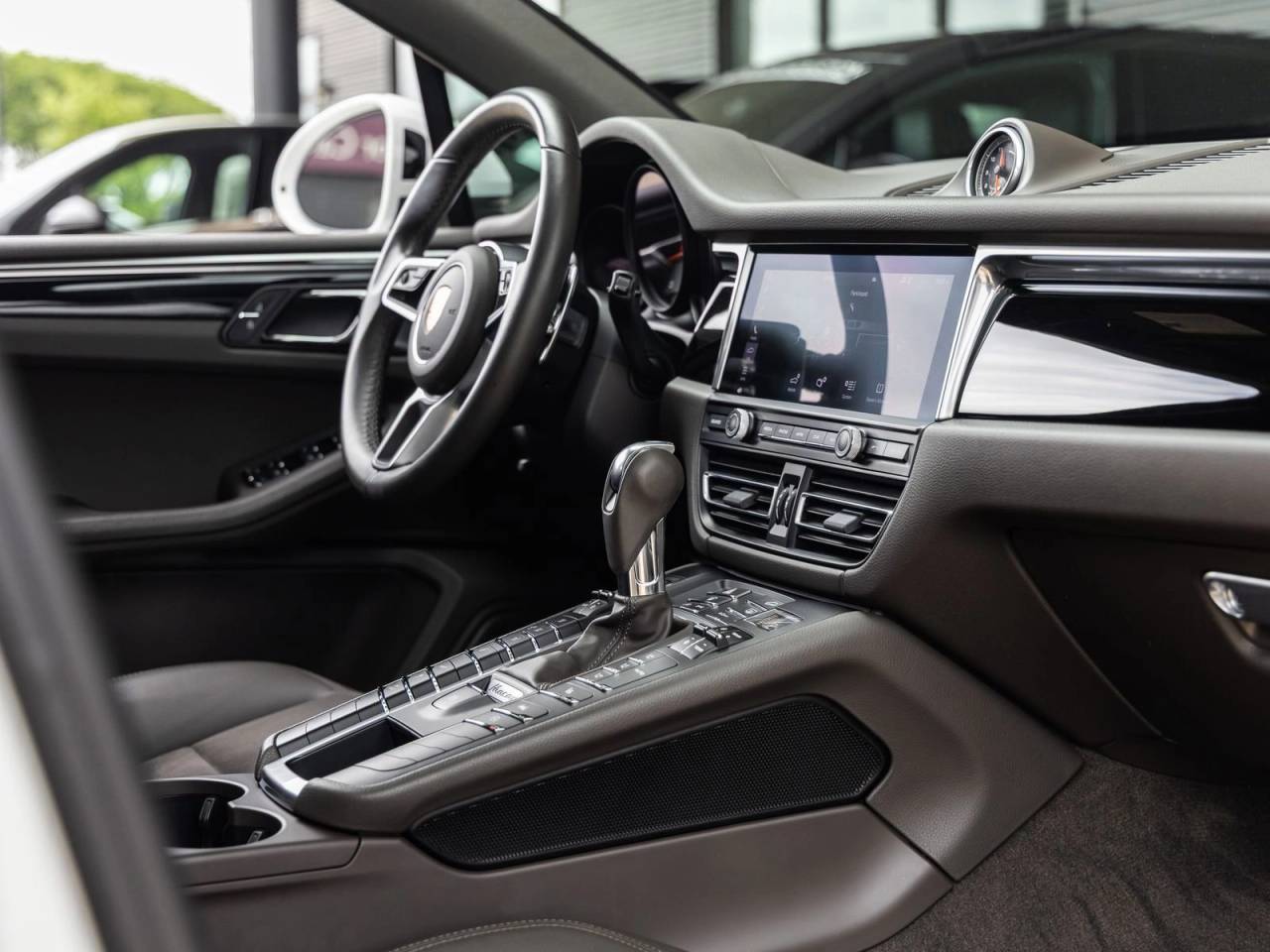 2021 Porsche Macan Macan