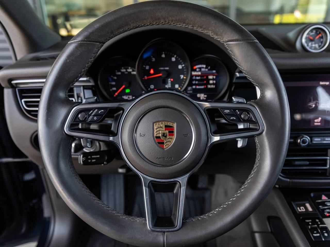 2021 Porsche Macan Macan