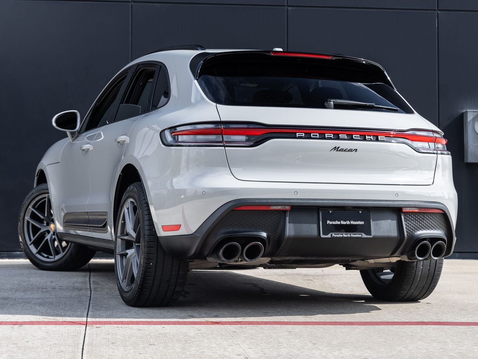 2023 Porsche Macan AWD