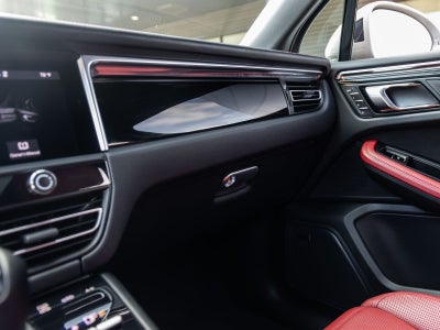 2023 Porsche Macan AWD