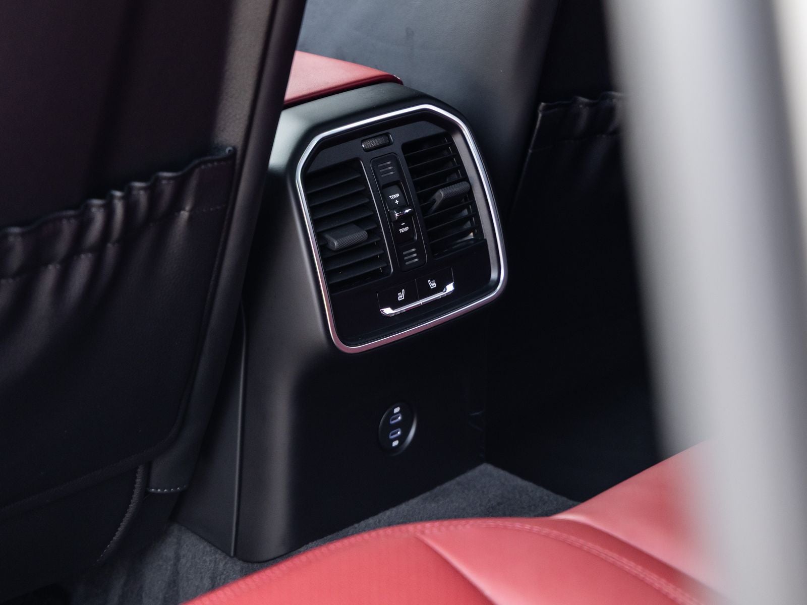 2023 Porsche Macan AWD