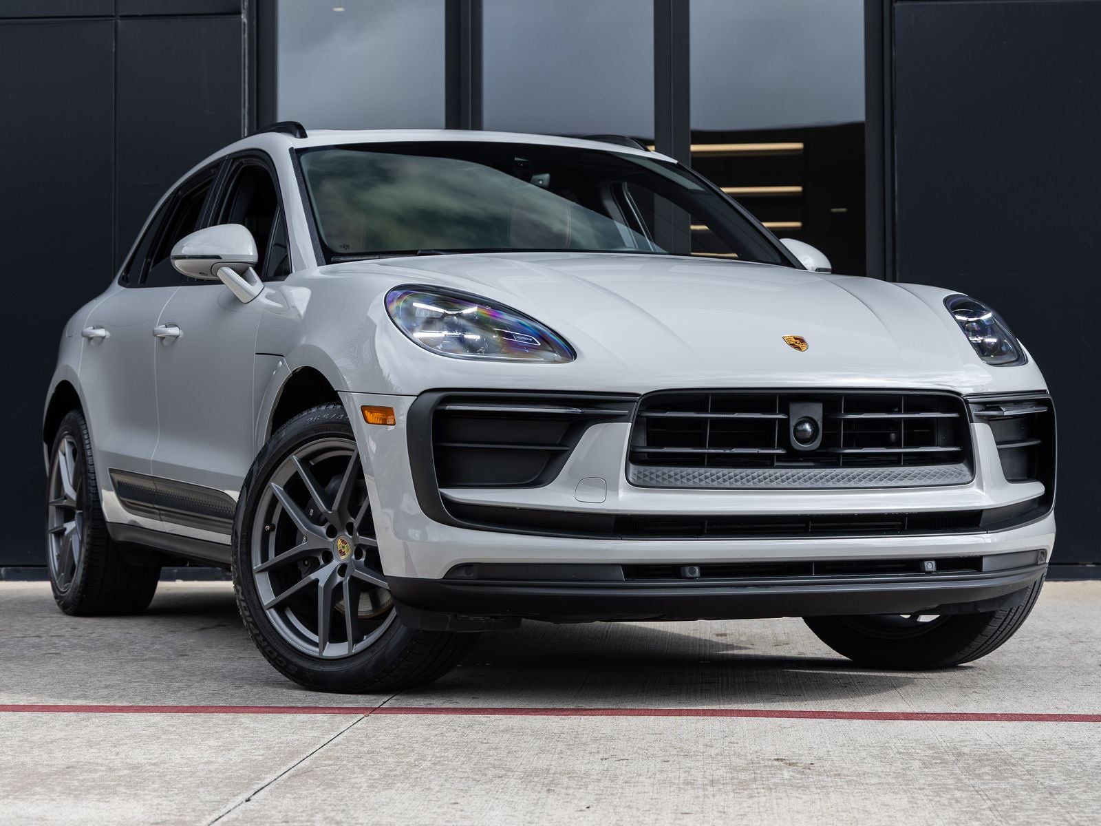 2023 Porsche Macan AWD