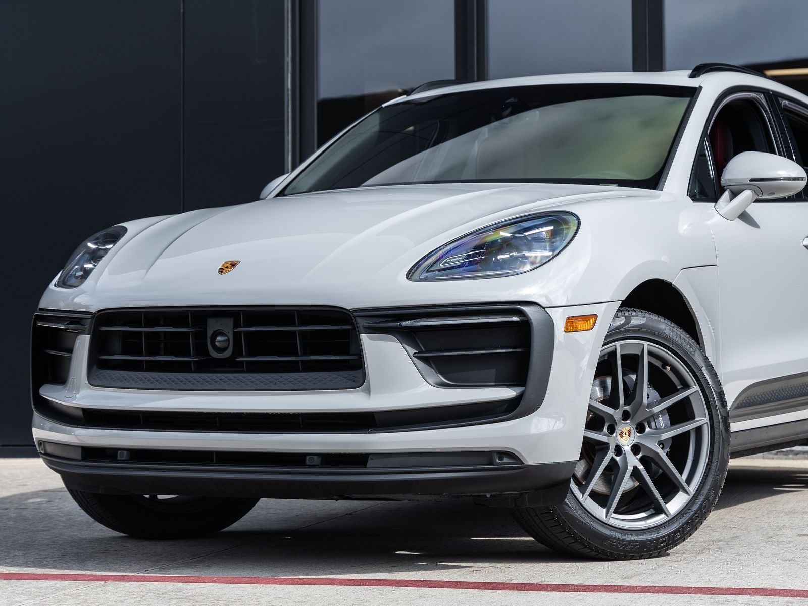 2023 Porsche Macan AWD