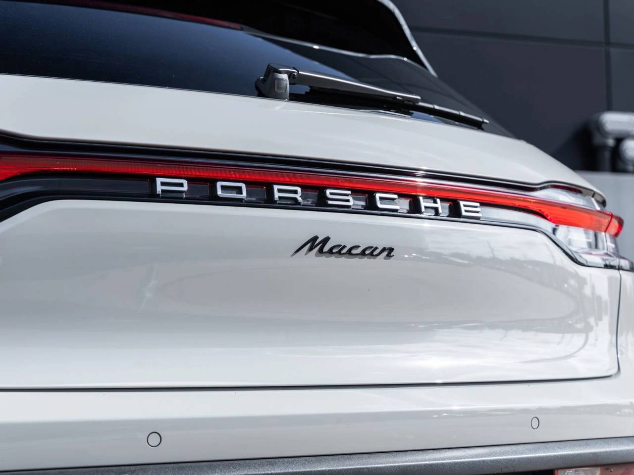 2023 Porsche Macan AWD