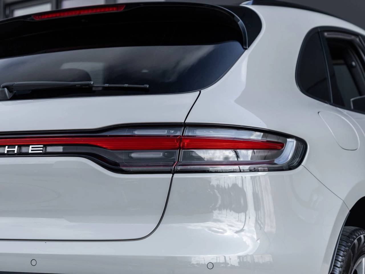2023 Porsche Macan AWD