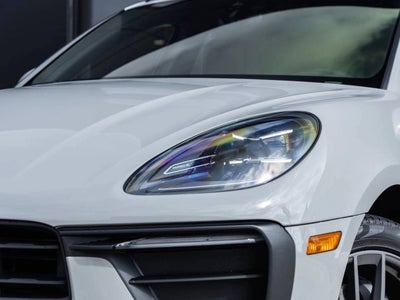 2023 Porsche Macan AWD