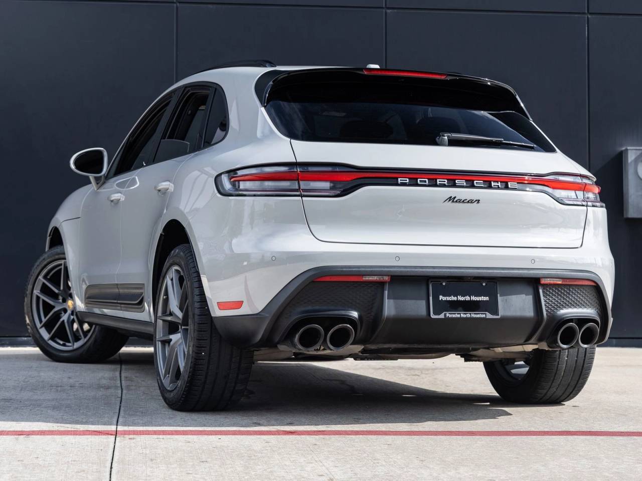 2023 Porsche Macan AWD