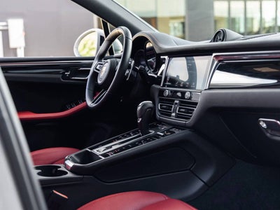 2023 Porsche Macan AWD