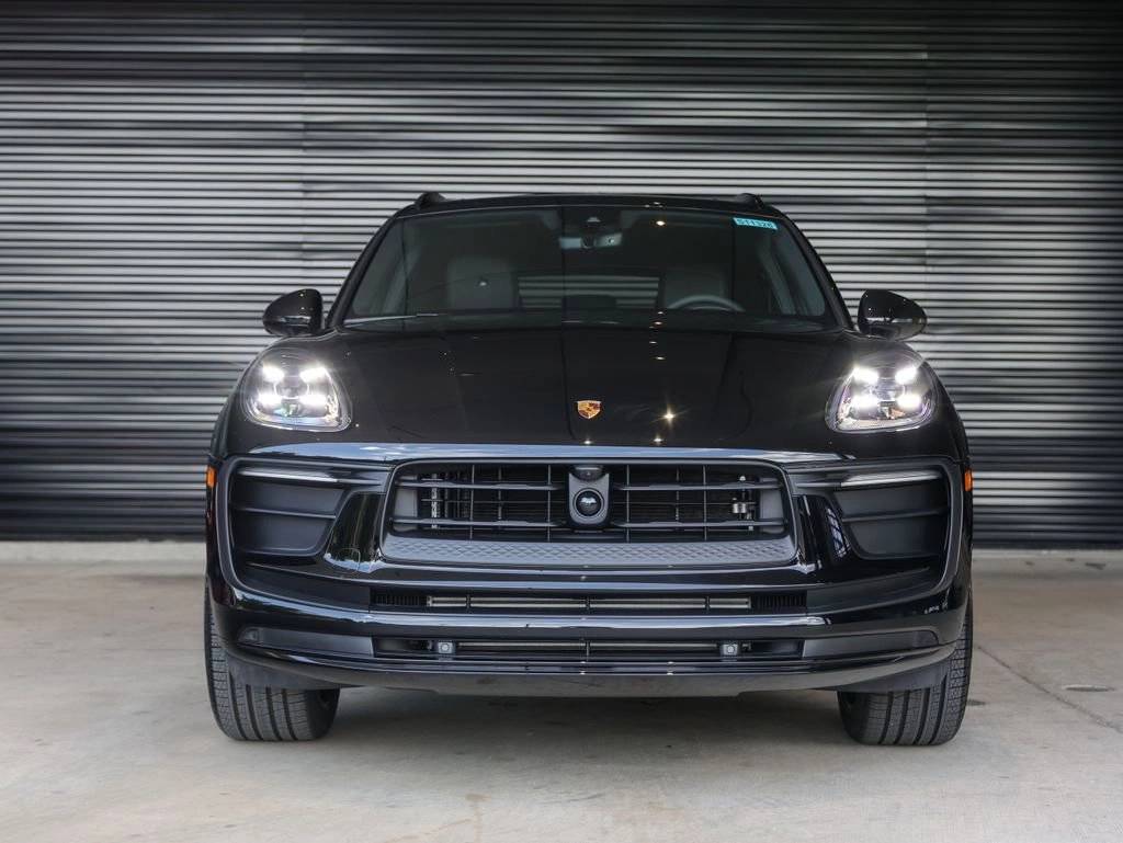 2025 Porsche Macan AWD