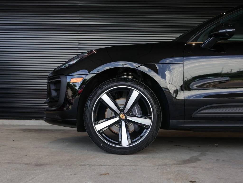 2025 Porsche Macan AWD