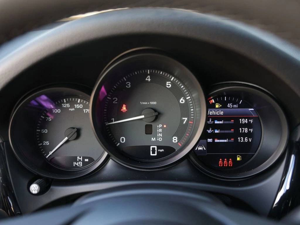 2025 Porsche Macan AWD