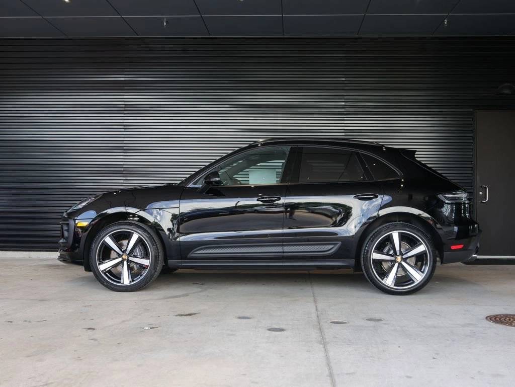 2025 Porsche Macan AWD