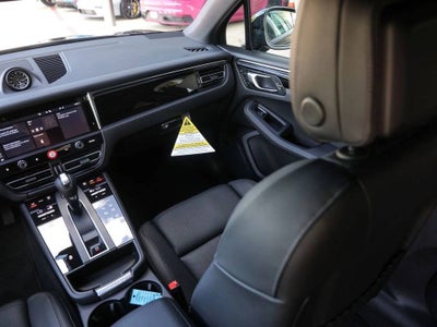 2025 Porsche Macan AWD