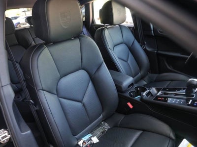 2025 Porsche Macan AWD