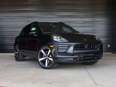 2025 Porsche Macan AWD