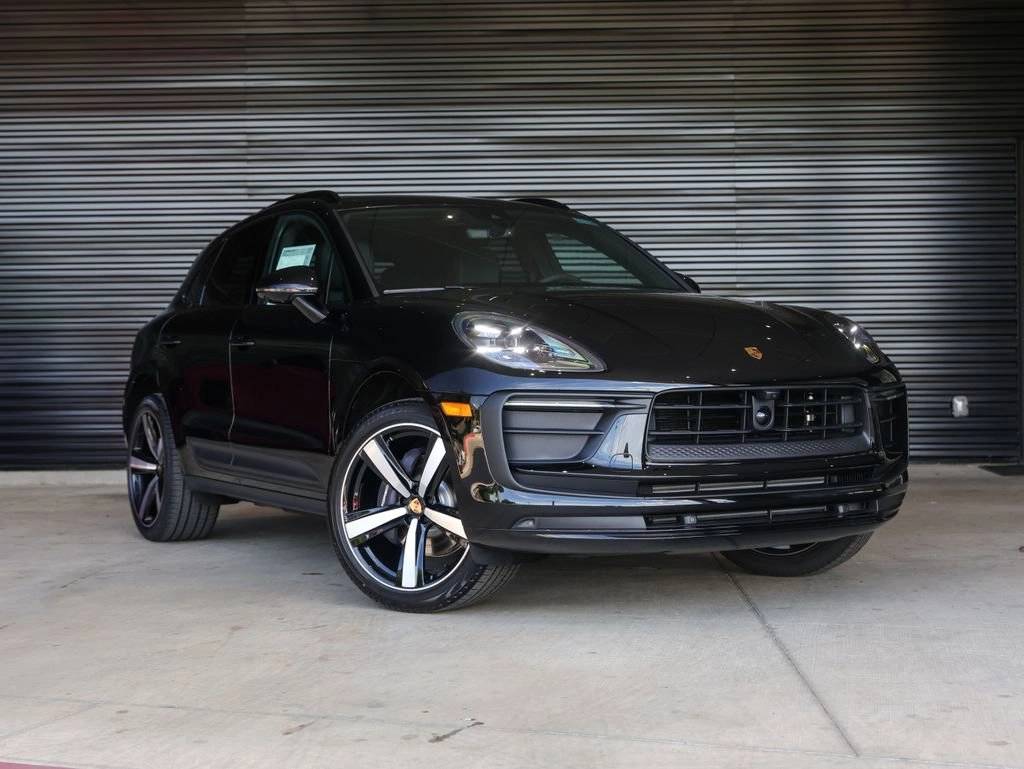 2025 Porsche Macan AWD