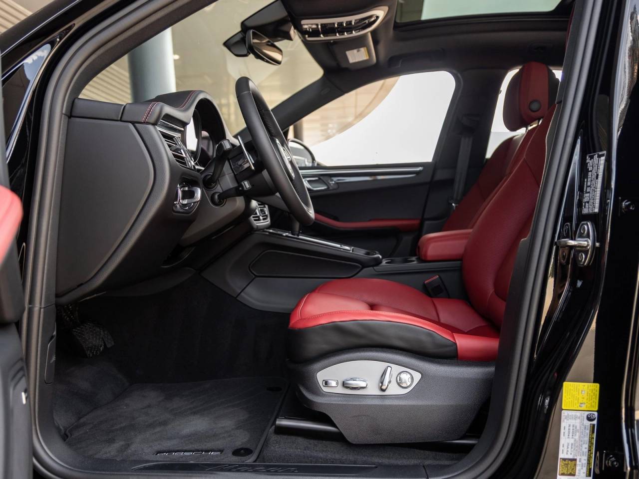 2025 Porsche Macan Macan