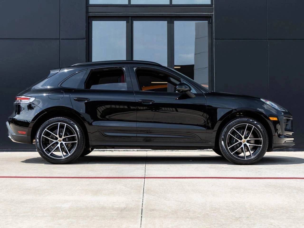 2025 Porsche Macan Macan