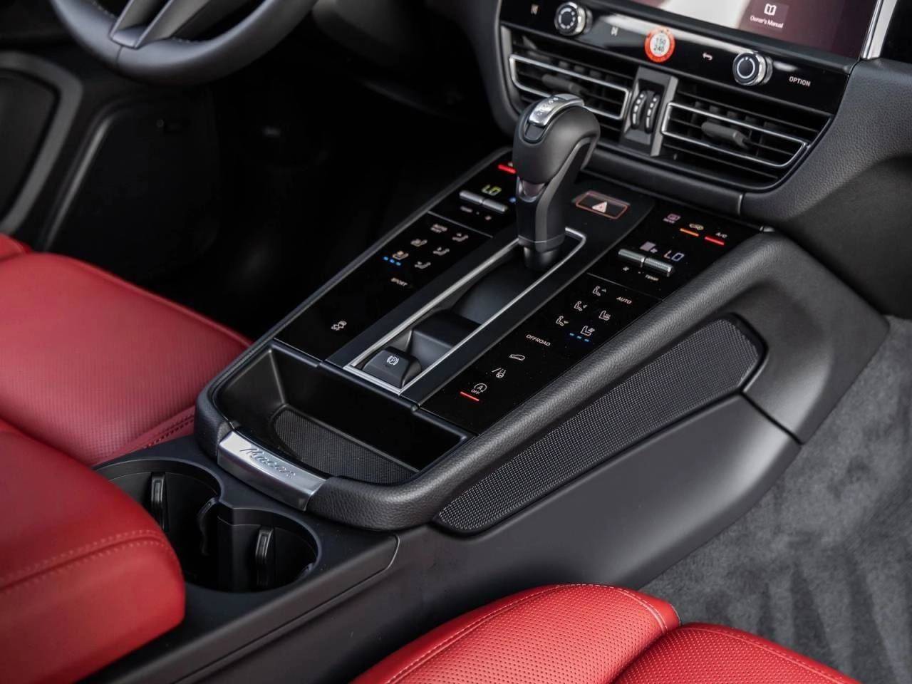 2025 Porsche Macan Macan