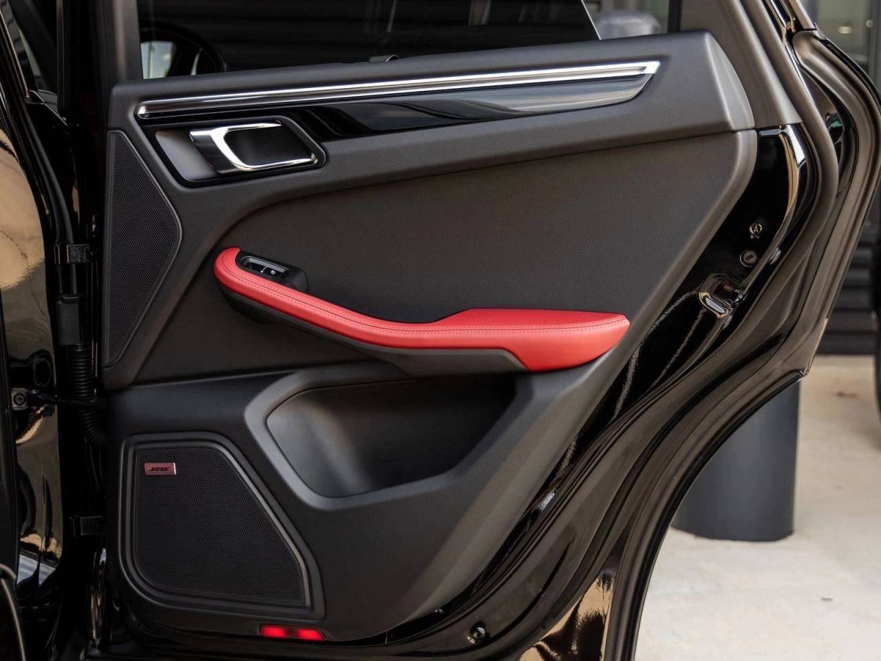 2025 Porsche Macan Macan