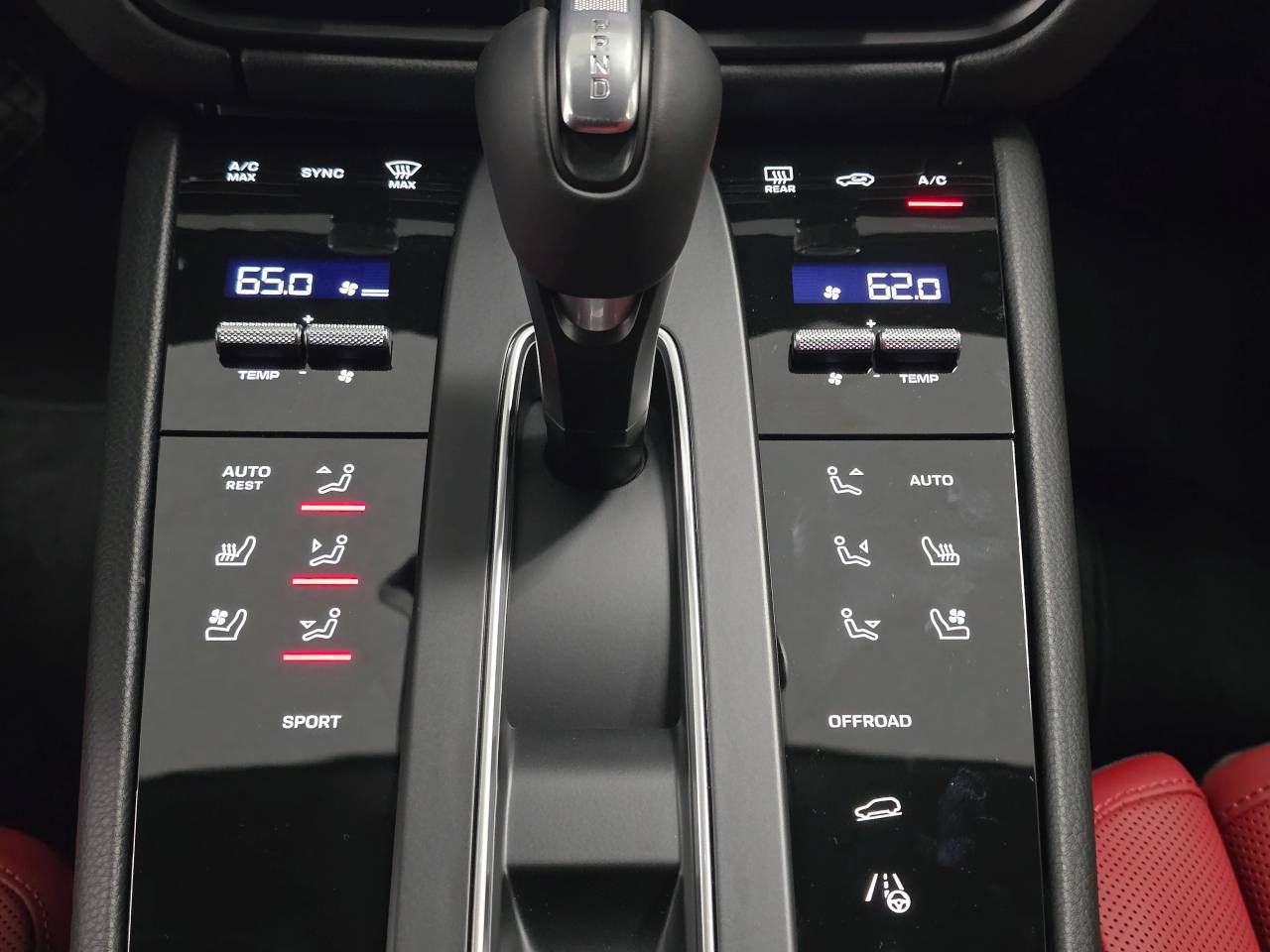 2026 Porsche Macan AWD