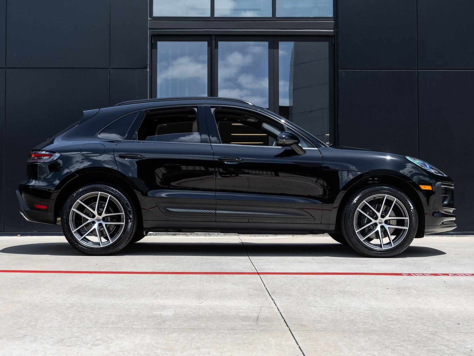 2026 Porsche Macan AWD