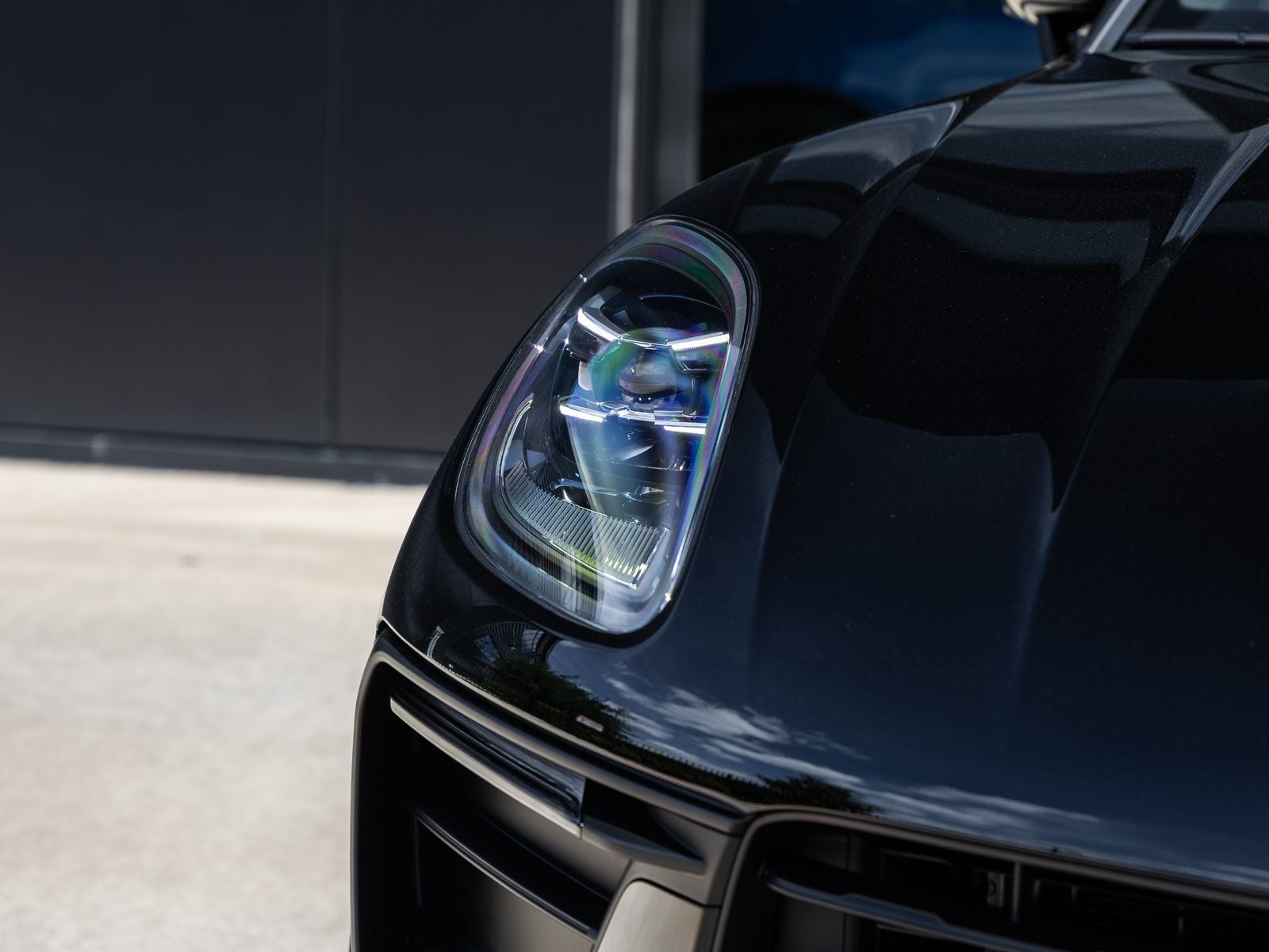 2026 Porsche Macan AWD